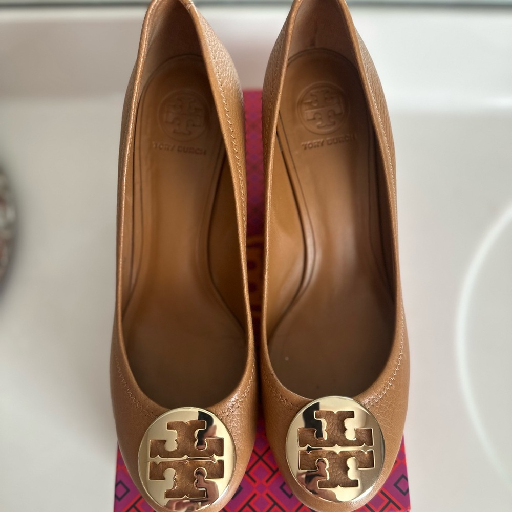 Tory Burch Tan Chelsea Wedge with Gold Emblem